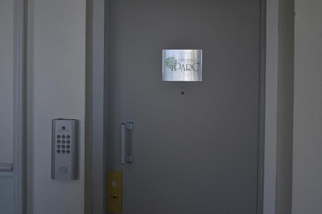 Appartment Les Suites Du Parc Besancon Bagian luar foto
